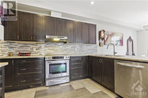 273 Enclave Walk, Ottawa, ON - Indoor Photo Showing Kitchen With Stainless Steel Kitchen With Upgraded Kitchen
