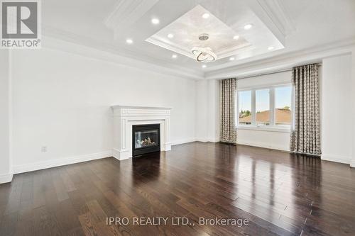 12 Bankfield Crescent, Hamilton, ON - Indoor Photo Showing Living Room With Fireplace