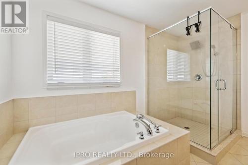 12 Bankfield Crescent, Hamilton, ON - Indoor Photo Showing Bathroom