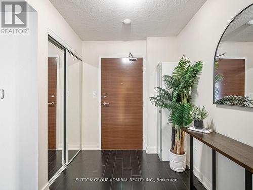 948 - 10 Capreol Court, Toronto, ON - Indoor Photo Showing Other Room