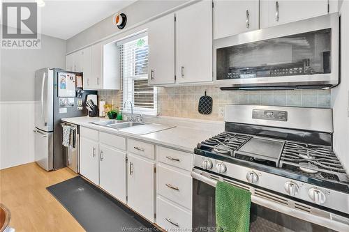 1094 Villaire, Windsor, ON - Indoor Photo Showing Kitchen With Stainless Steel Kitchen With Double Sink