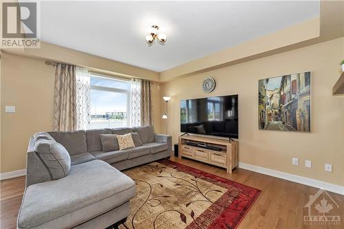 935 Embankment Street, Ottawa, ON - Indoor Photo Showing Living Room