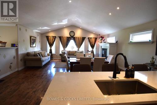 105 Milroy Drive, Peterborough, ON - Indoor Photo Showing Kitchen