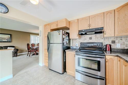 Kitchen - 106 Portrush Court, Freelton, ON - Indoor Photo Showing Kitchen