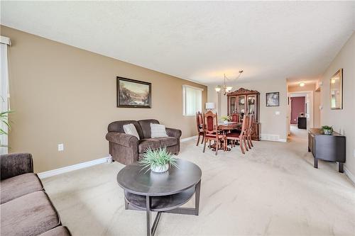 Livingroom - 106 Portrush Court, Freelton, ON - Indoor Photo Showing Living Room