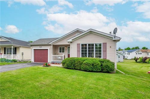 106 Portrush Court, Freelton, ON - Outdoor With Facade