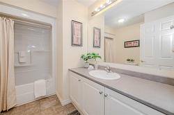 Main Bathroom 4pc - 