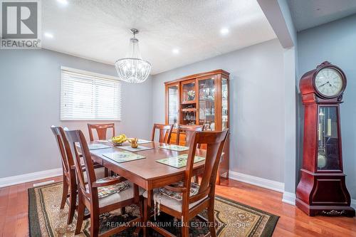 3239 Pinemeadow Drive, Burlington, ON - Indoor Photo Showing Dining Room