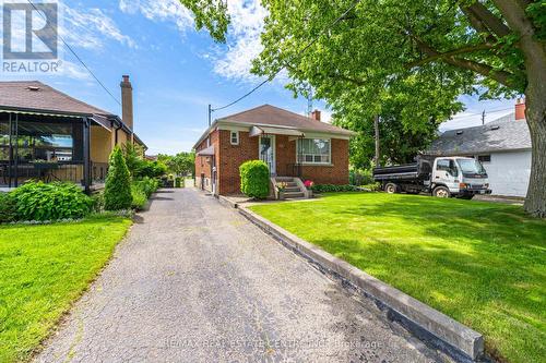 37 Feltham Avenue, Toronto, ON - Outdoor