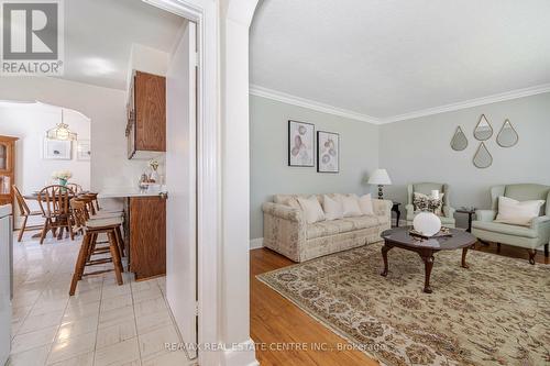 37 Feltham Avenue, Toronto, ON - Indoor Photo Showing Living Room