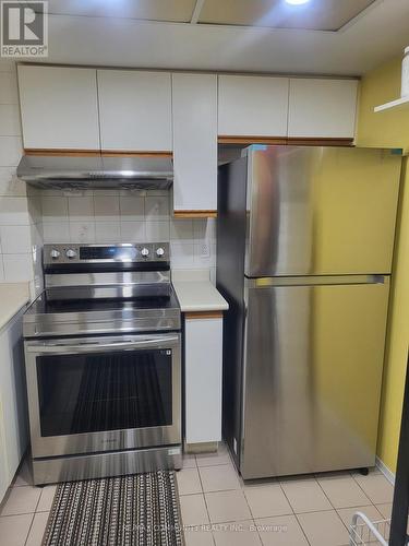 511 - 1470 Midland Avenue, Toronto, ON - Indoor Photo Showing Kitchen