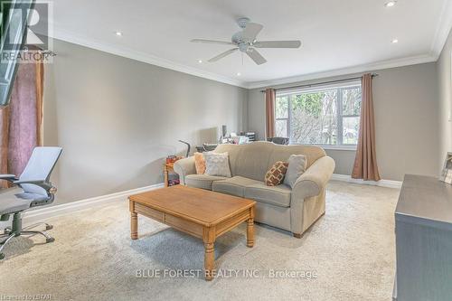 2943 Elgin Road, Thames Centre, ON - Indoor Photo Showing Living Room