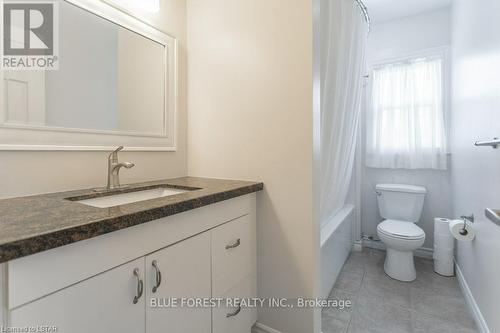 2943 Elgin Road, Thames Centre, ON - Indoor Photo Showing Bathroom