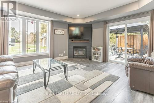 2943 Elgin Road, Thames Centre, ON - Indoor Photo Showing Living Room With Fireplace