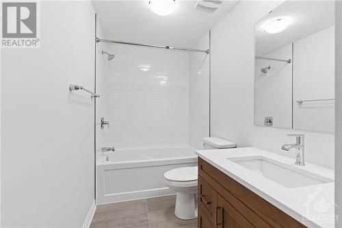 238 Kinderwood Way, Kemptville, ON - Indoor Photo Showing Bathroom