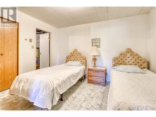 6104 Cuthbert Road, Summerland, BC - Indoor Photo Showing Bedroom