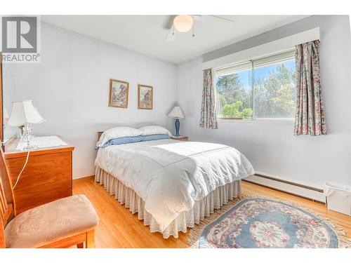 6104 Cuthbert Road, Summerland, BC - Indoor Photo Showing Bedroom