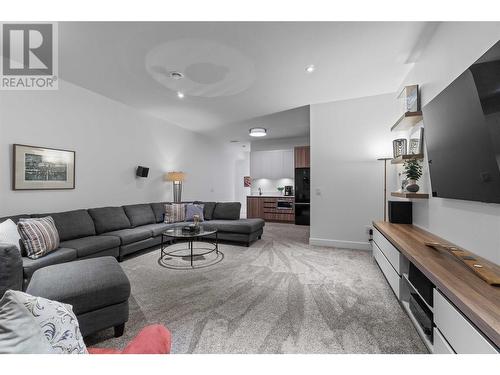 158 Fawn Court, Penticton, BC - Indoor Photo Showing Living Room