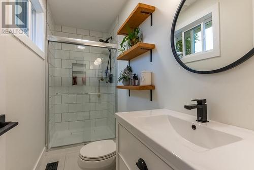 2235 Hayden Drive, Armstrong, BC - Indoor Photo Showing Bathroom