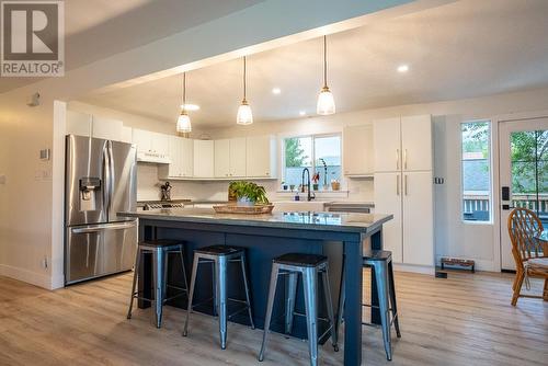 2235 Hayden Drive, Armstrong, BC - Indoor Photo Showing Kitchen With Upgraded Kitchen