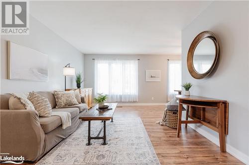 3 Mckay Court, Collingwood, ON - Indoor Photo Showing Living Room