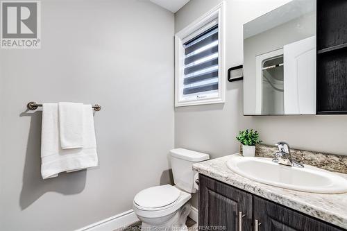 38 Olive Drive, Leamington, ON - Indoor Photo Showing Bathroom