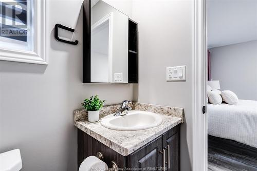 38 Olive Drive, Leamington, ON - Indoor Photo Showing Bathroom