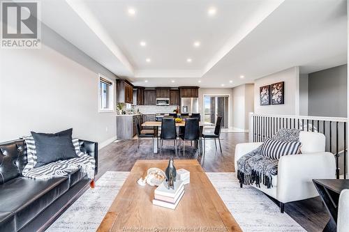 38 Olive Drive, Leamington, ON - Indoor Photo Showing Living Room