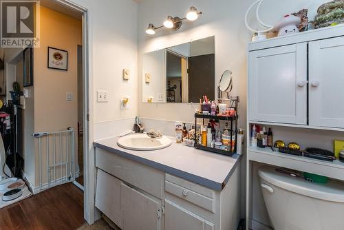 1724 Yew Street, Prince George, BC - Indoor Photo Showing Bathroom