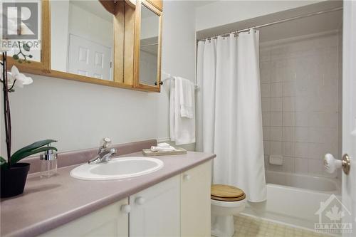 Main bath - 4405 Ashcroft Circle, Ottawa, ON - Indoor Photo Showing Bathroom