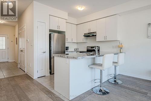 91 Pinot Crescent, Hamilton, ON - Indoor Photo Showing Kitchen