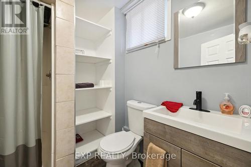 515 Grantham Avenue, St. Catharines, ON - Indoor Photo Showing Bathroom
