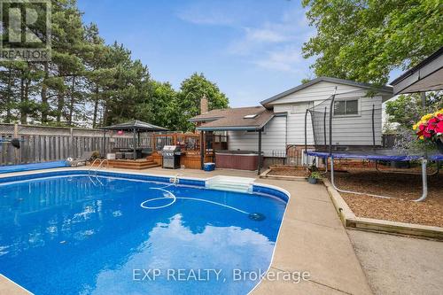 515 Grantham Avenue, St. Catharines, ON - Outdoor With In Ground Pool