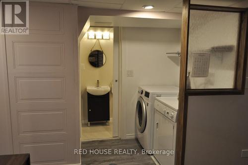 5 - 1015 Galesway Boulevard, Mississauga, ON - Indoor Photo Showing Laundry Room