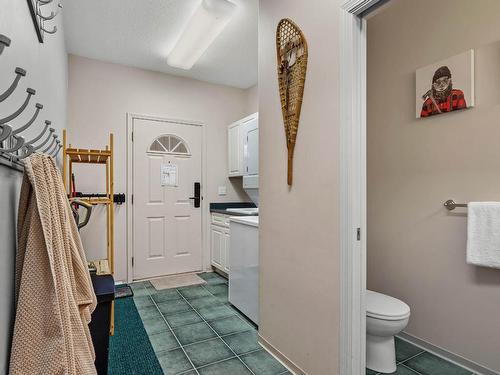 1361 Burfield Drive, Kamloops, BC - Indoor Photo Showing Bathroom