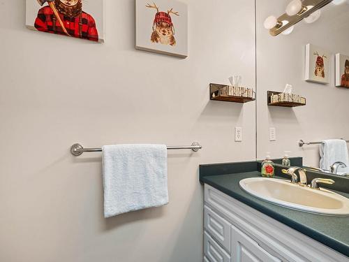 1361 Burfield Drive, Kamloops, BC - Indoor Photo Showing Bathroom