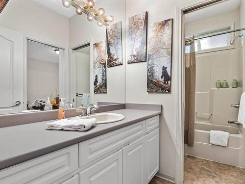 1361 Burfield Drive, Kamloops, BC - Indoor Photo Showing Bathroom