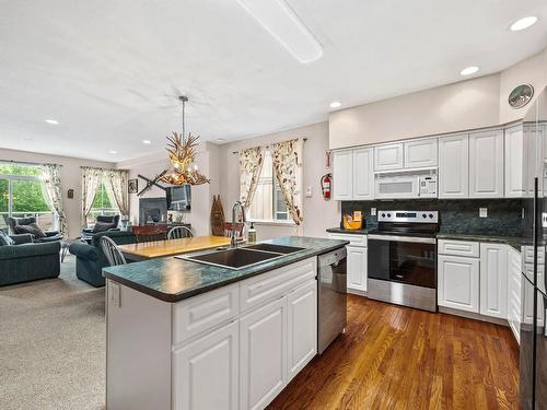 1361 Burfield Drive, Kamloops, BC - Indoor Photo Showing Kitchen With Double Sink