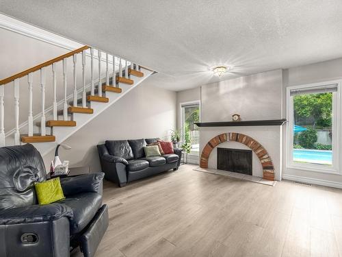 121 Waddington Drive, Kamloops, BC - Indoor Photo Showing Living Room With Fireplace