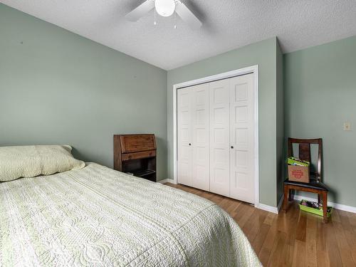 121 Waddington Drive, Kamloops, BC - Indoor Photo Showing Bedroom