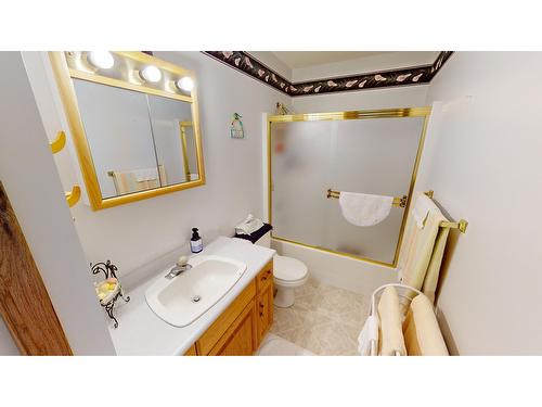 1616 Mt Pyramid Crescent, Cranbrook, BC - Indoor Photo Showing Bathroom