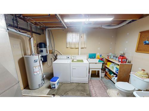1616 Mt Pyramid Crescent, Cranbrook, BC - Indoor Photo Showing Laundry Room