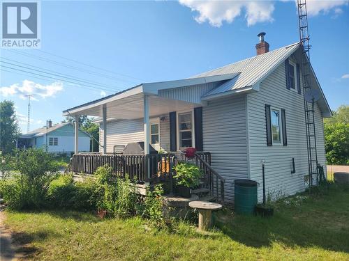 66 Drohan Street, Barry'S Bay, ON - Outdoor