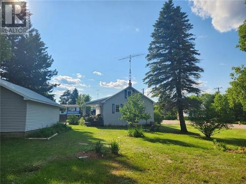 66 Drohan Street, Barry'S Bay, ON - Outdoor