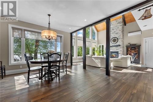 597 Point Trail, Westmeath, ON - Indoor Photo Showing Dining Room