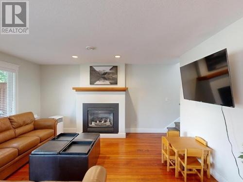 3433 Theodosia Ave, Powell River, BC - Indoor Photo Showing Living Room With Fireplace