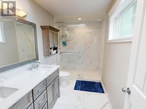 3433 Theodosia Ave, Powell River, BC - Indoor Photo Showing Bathroom