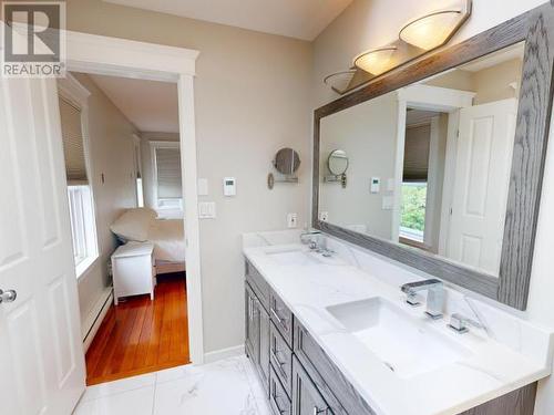 3433 Theodosia Ave, Powell River, BC - Indoor Photo Showing Bathroom