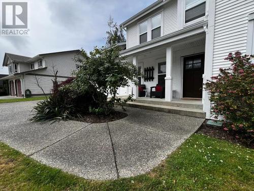 3433 Theodosia Ave, Powell River, BC - Outdoor