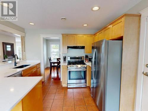 3433 Theodosia Ave, Powell River, BC - Indoor Photo Showing Kitchen
